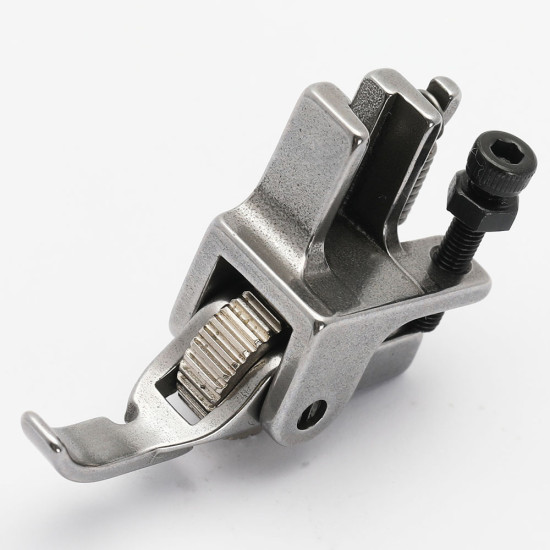 Piciorus cu rola dintata de metal pentru cusut fermoar pe partea stanga, pentru masini industriale de cusut simple cu 1 ac
