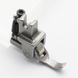 Piciorus cu rola zimtata de metal pentru cusut fermoar pe partea dreapta, pentru masini industriale de cusut simple cu 1 ac