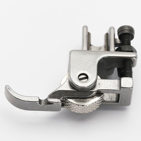 Piciorus cu rola zimtata de metal pentru cusut fermoar pe partea dreapta, pentru masini industriale de cusut simple cu 1 ac