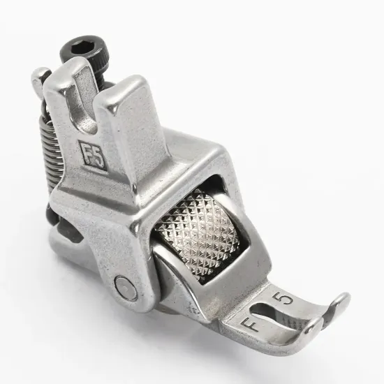 Piciorus simplu ingust cu rola zimtata de metal pentru masini industriale de cusut simple cu 1 ac