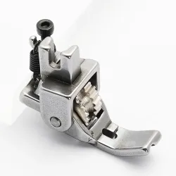 Piciorus reglabil cu rola dintata de metal si canal pe partea stanga pentru piping, pentru masini industriale de cusut simple cu 1 ac, latime canal 3mm