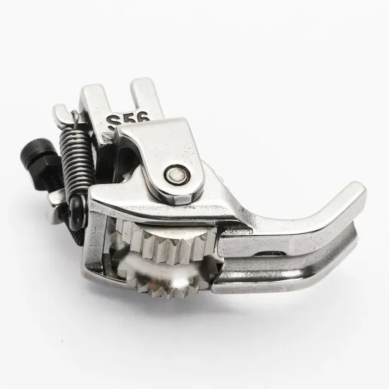 Piciorus reglabil cu rola dintata de metal si canal pe partea dreapta pentru piping, pentru masini industriale de cusut simple cu 1 ac, latime canal 6mm