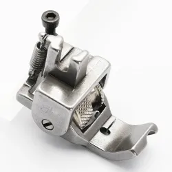 Piciorus reglabil cu rola zimtata de metal si canal pe partea dreapta pentru piping, pentru masini industriale de cusut simple cu 1 ac, latime canal 5mm