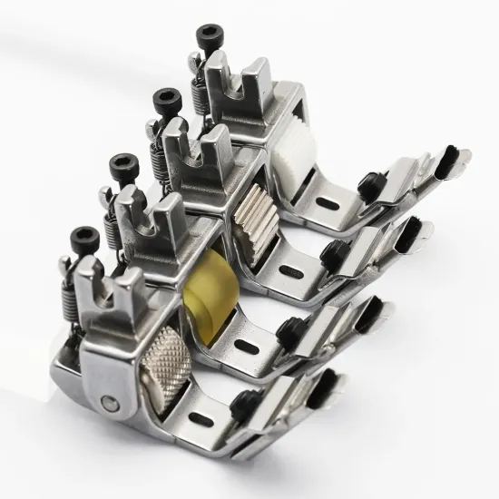Piciorus presor cu rola dintata de metal si tub pentru atasat siret, elastic sau banda cu latimea de pana la 10mm, pentru masini industriale de cusut simple cu 1 ac