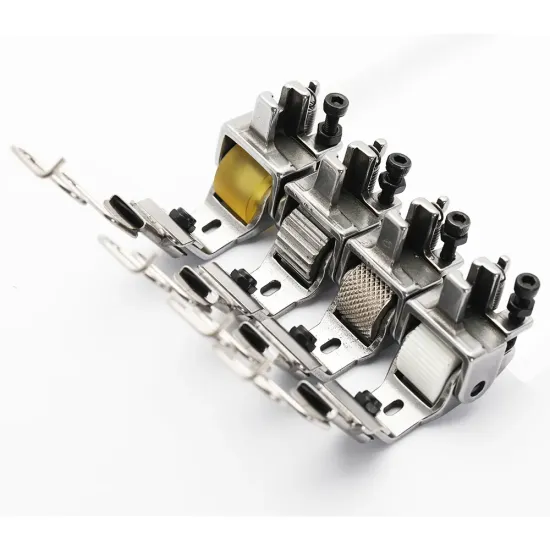 Piciorus presor cu rola dintata de teflon, cu ghidaj spirala si tub pentru atasat siret, elastic sau banda cu latimea de pana la 10mm, pentru masini industriale de cusut simple cu 1 ac