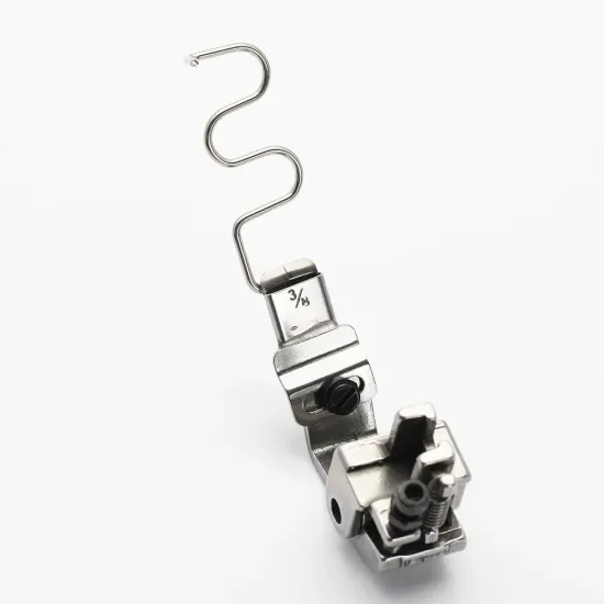 Piciorus presor cu rola dintata de metal, cu ghidaj spirala si tub pentru atasat siret, elastic sau banda cu latimea de pana la 10mm, pentru masini industriale de cusut simple cu 1 ac