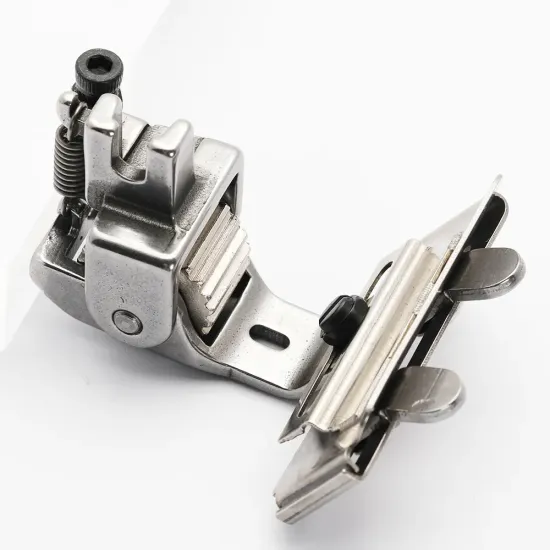 Piciorus presor cu rola dintata de metal si tub pentru atasat siret, elastic sau banda cu latimea de pana la 4cm, pentru masini industriale de cusut simple cu 1 ac