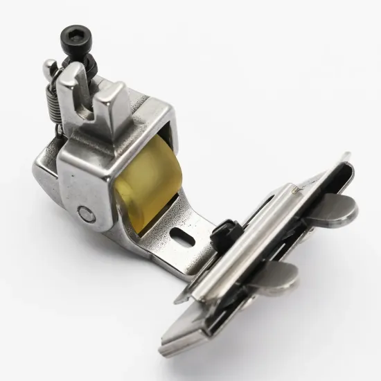 Piciorus presor cu rola de silicon si tub pentru atasat siret, elastic sau banda cu latimea de pana la 4cm, pentru masini industriale de cusut simple cu 1 ac