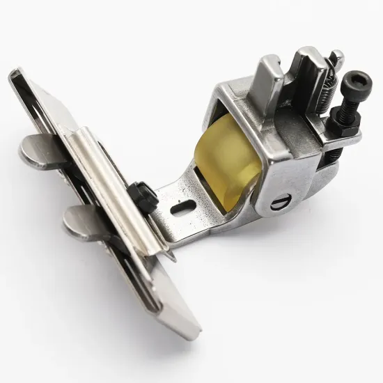 Piciorus presor cu rola de silicon si tub pentru atasat siret, elastic sau banda cu latimea de pana la 5cm, pentru masini industriale de cusut simple cu 1 ac
