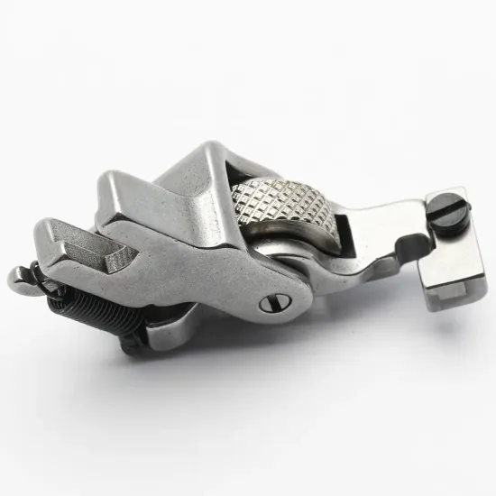 Piciorus presor reglabil cu rola zimtata de metal pentru cusut fermoar ascuns, pentru masini industriale de cusut simple cu 1 ac
