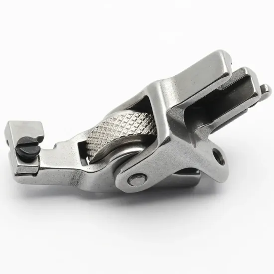 Piciorus presor reglabil cu rola zimtata de metal pentru cusut fermoar ascuns, pentru masini industriale de cusut simple cu 1 ac