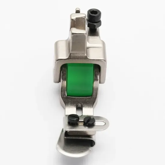 Piciorus pentru tiv simplu inferior cu rola de silicon si reglaj, pentru masini industriale de cusut simple cu 1 ac