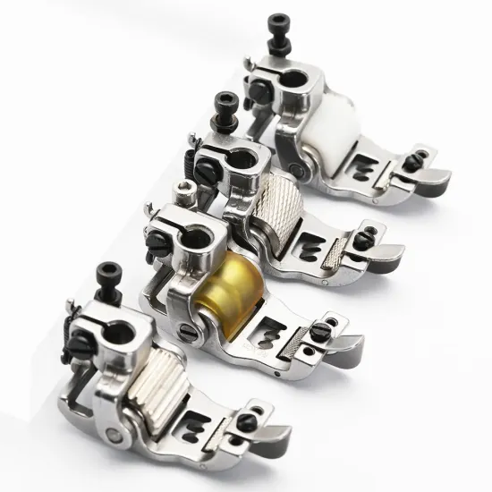 Piciorus presor cu rola dintata de metal si ghidaj reglabil pentru masini industriale tip uberdeck de cusut acoperire cu 3 ace, distanta intre ace 6,4mm
