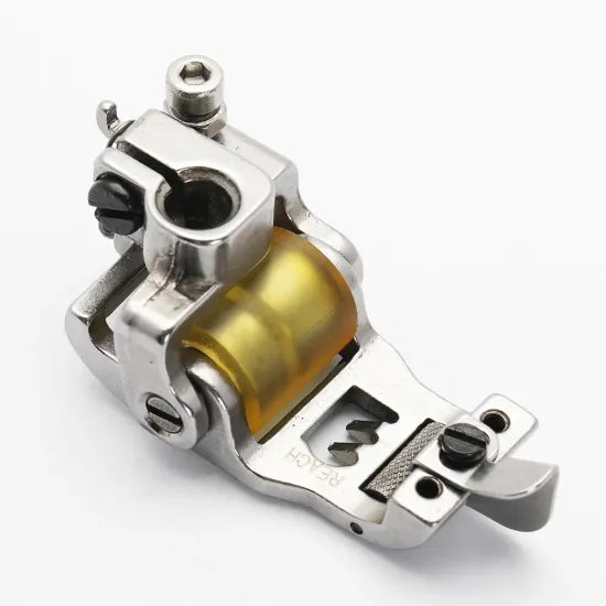 Piciorus presor cu rola de silicon si ghidaj reglabil pentru masini industriale tip uberdeck de cusut acoperire cu 3 ace, distanta intre ace 6,4mm