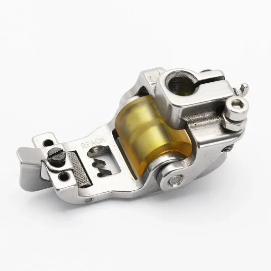 Piciorus presor cu rola de silicon si ghidaj reglabil pentru masini industriale tip uberdeck de cusut acoperire cu 3 ace, distanta intre ace 6,4mm