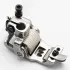Piciorus presor cu rola zimtata de metal si ghidaj reglabil pentru masini industriale tip uberdeck de cusut acoperire cu 3 ace, distanta intre ace 6,4mm