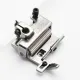 Piciorus presor cu rola dintata de metal si ghidaj reglabil pentru masini industriale tip uberdeck de cusut acoperire cu 3 ace si 5 fire, distanta intre ace 5,6mm